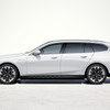 BMW『5シリーズツーリング』新型にPHEVの「550e」が加わる（写真は530e）
