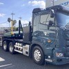 日野プロフィア3軸牽引車