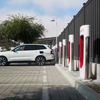 ボルボカーズのEVが北米でテスラのスーパーチャージャーで充電可能に