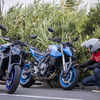 スズキ GSX-8S（左）とヤマハ MT-09（右）を伊丹孝裕氏が比較試乗