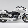ホンダ DN-01、カラーリングを変更