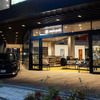 トヨタ・コニック・プロとスノーピークが共同で推進する新業態モデルの第2号店「トヨタカローラ滋賀 近江八幡店」