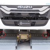 ステーション内の指定位置に入った車両は、円内の補正装置によってシステムと並行になるよう自動調整される