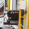 バッテリーの重量は170kg強。この脱着を7分40秒で自動的に行う
