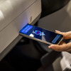 スマホを車内にセット。AIキャラクターは乗員に寄り添い癒やしてくれる