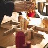 ルノー・ジャポンが木製立体パズル「カンカンキャップス」とのコラボレーションによるスペシャルエディションを発売