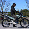 カワサキ KLX230シェルパは足つき性もバッチリ
