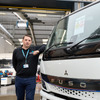 英国のカーディフ・アンド・ベール・カレッジが三菱ふそうの電気トラック 『eCanter』新型を導入