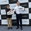 2028年までのラリージャパン開催契約を結ぶ豊田市の太田稔彦市長とWRCプロモーター・マネージングディレクターのジョナ・シーベル氏