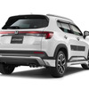 無限が開発中のホンダ『WR-V』用パーツ、エアロ：プラチナホワイト・パール／ホイール：マットガンメタリックミラーフェイス