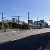 千石駅南端付近から南をみる。奥が豊洲方面、手前が住吉方面