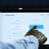 車載アプリでガレージを開閉できるジェンテックスの次世代HomeLink