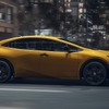 「カラシ」色を採用するトヨタ・プリウスの「ナイトシェード」（米国仕様）