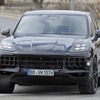 ポルシェ カイエンクーペ 内燃機関仕様の改良新型プロトタイプ