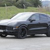 ポルシェ カイエンクーペ 内燃機関仕様の改良新型プロトタイプ