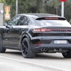ポルシェ カイエンクーペ 内燃機関仕様の改良新型プロトタイプ