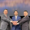 （左から）BYDオートジャパン 東福寺厚樹 社長、ビーワイディージャパン 劉 学亮 社長、ビーワイディージャパン 石井澄人 執行役員副社長