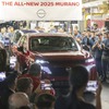 新型ムラーノのロールオフを祝う米日産スマーナ工場（2024年12月）