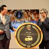 日本RV協会の荒木賢治会長（向かって左）と田村淳（ジャパンキャンピングカーショー2025）