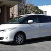 主流になりつつあるという「バン型」の霊柩車。色も黒にこだわらず白やシルバーも増えている