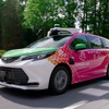 トヨタ・シエナがベースのメイ・モビリティの自動運転車