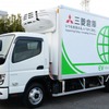 三菱商事、三菱倉庫、ユアスタンドの3社が三菱ふそう『eキャンター』を導入し医薬品物流のCO2排出ゼロめざす