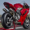 シート下に2本装備するサイレンサー。ライダーに近いところにサイレンサーがあり、ドゥカティサウンドを楽しみやすい。