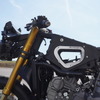 新型パニガーレV4の流れを汲む設計で、フレーム重量は約4kg。