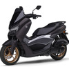 ヤマハの軽二輪スクーター『NMAX155 ABS』の2025年モデル（マットダークレディッシュグレーパール1）