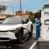 米トヨタが「EVgo」と共同の急速充電ステーションを初稼働