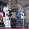 ブラッド・ピット（向かって左）とハビエル・バルデム（2024年12月、F1アブダビGP）