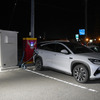 BYD シーライオン7 フラッシュの充電器での充電シーン