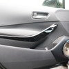 ドアの加工としてはスピカーまわりを限定的に処理しているのがわかる。ドアポケットはそのまま使える構造になっている。