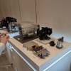 ヴァレオのNEV向けコアコンポーネント：奥からHVAC、eアクスル、DC/DCコンバーター、インバーター（上海モーターショー2025）