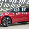 VWの独ツヴィッカウ工場がEV生産100万台達成。『ID.3 GTXパフォーマンス』がラインオフ