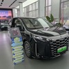 BYDディーラーの「夏」：6人乗り、スライドドアMPV。