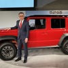 鈴木社長とスズキ・ジムニーノマド