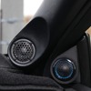 Aピラーの加工によるミッドレンジのビルトイン取り付けに加えてドアミラー裏の処理もスマートで美しい。