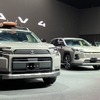 トヨタ RAV4 新型、向かって左からWoodland（Adventureの北米仕様）CORE、GR SPORT