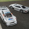 メルセデスベンツ『CLK GTR』（左）と『CLK GTRクーペ』
