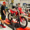 ドゥカティが同社初となるモトクロス専用車「Desmo450 MX」の量産を開始
