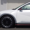 HKS ハイパーマックスS アイオニック5装着例（出荷時車高・フロント：30mmダウン / リア：38mmダウン）