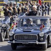イタリア共和国建国記念日の式典で、セルジョ・マッタレッラ大統領が大統領専用車のランチア『フラミニア』に乗車してパレード