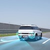 高速道路でスマートクルーズコントロール機能を使用中に作動