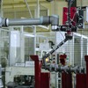 豊田自動織機がユニバーサルロボットの協働ロボットをエンジン工場に導入