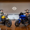 ハーレーダビッドソン ブレイクアウトとローライダーST。発表会にはサッカー元日本代表の内田篤人さん（右）が登場