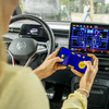 スマホをコントローラーにして車載ディスプレイでゲーム可能に