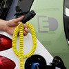 スマート EV、11月から生産…100km走って電気代270円