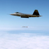 F-22ステルス戦闘機、日本の本土に初飛来