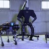 ロボットの例：左からHLQ Pro、HL Human、HLQ Air